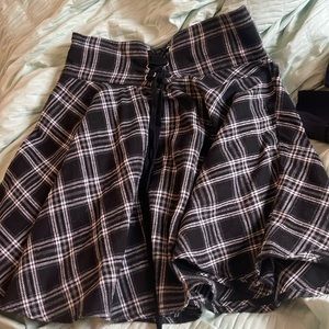 checkered skirt size xs